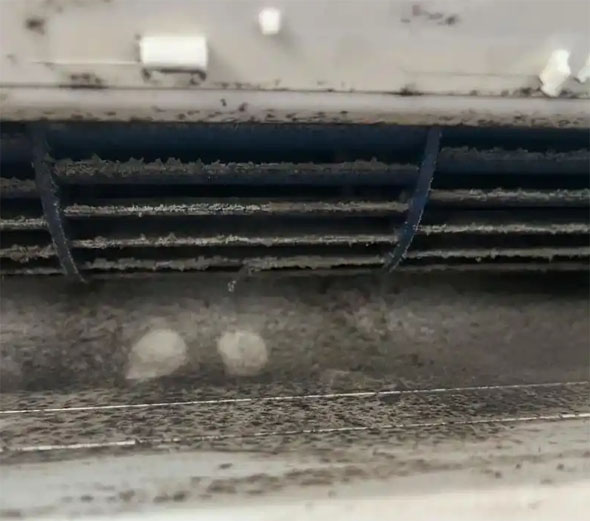 蒲县空调吹的风有股烧焦味是怎么回事